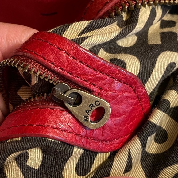 Marc Jacobs Leather Hobo Shoulder Bag - Picture 15 of 16